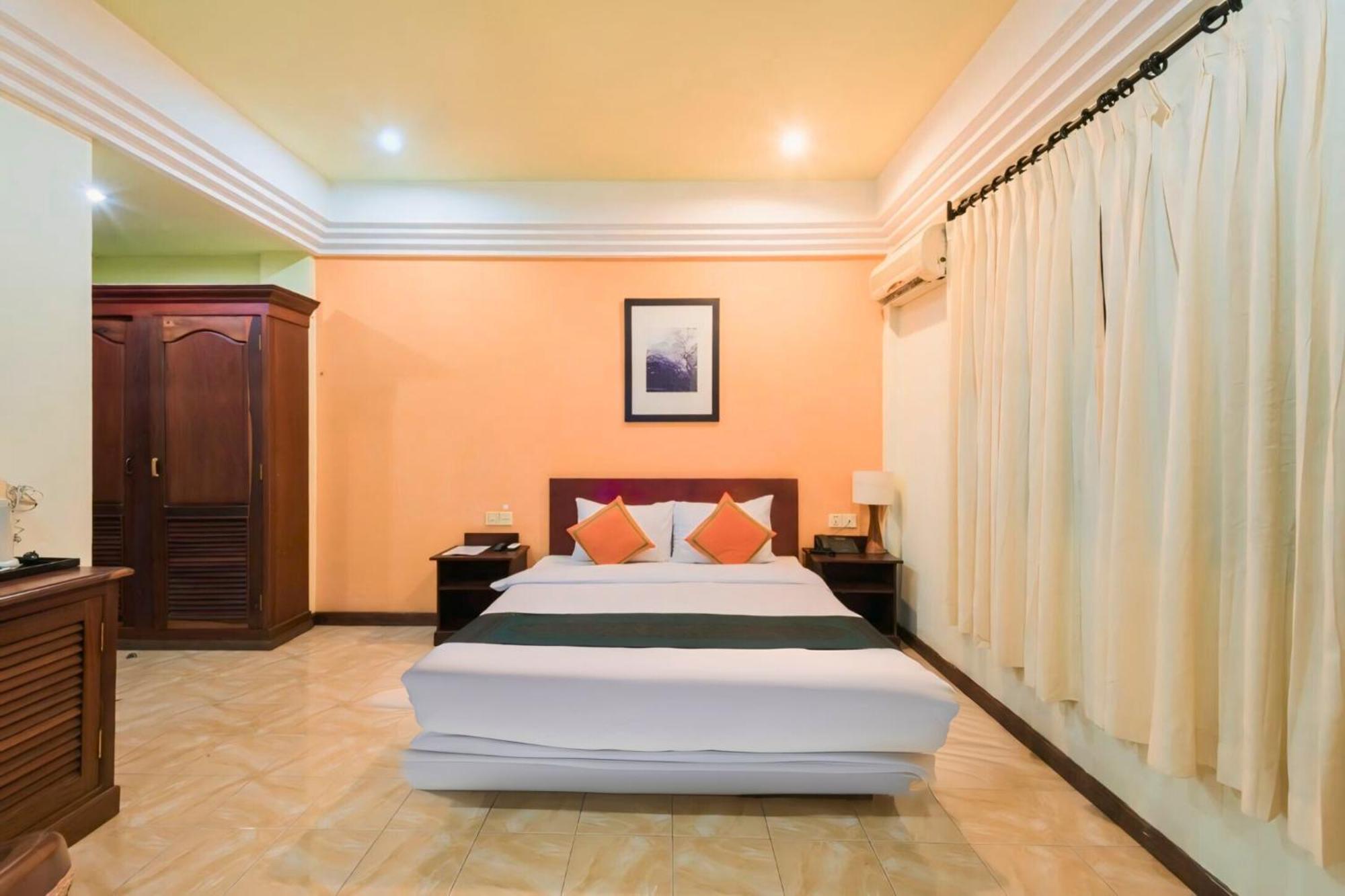Vplus Hotel Siem Reap Exterior photo